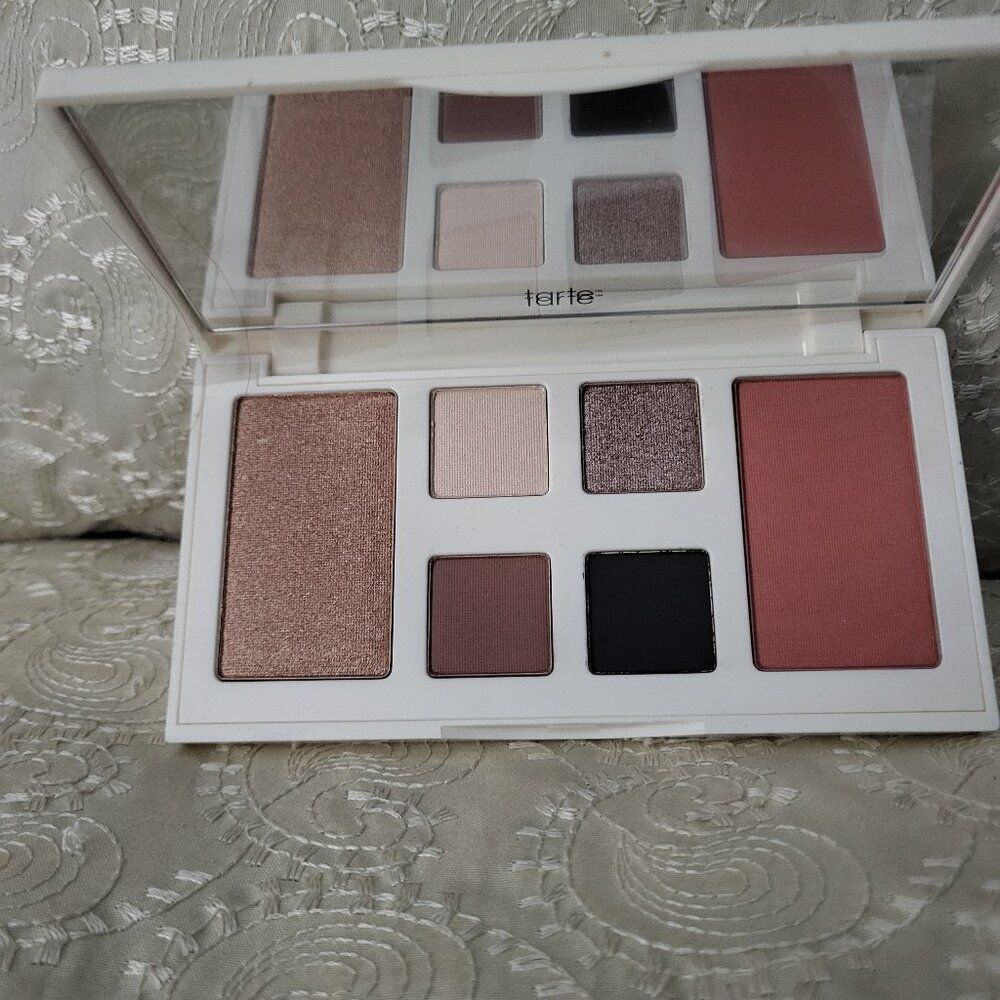 Tarte beautiful palettet eyeshadow & cheek.